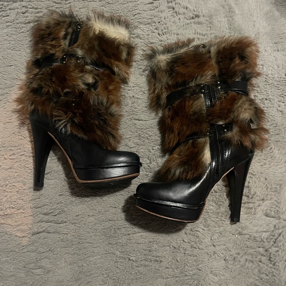 Ugh Australia Women’s Foxley Leather Sheepskin High Heel Black Boots Size 5 Rare - Picture 4 of 8